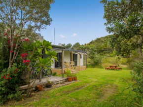 Aroona - Cooks Beach Bach